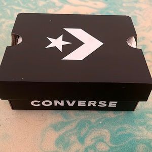 Never worn!! Infant size US-4/EUR-20 BRAND NEW